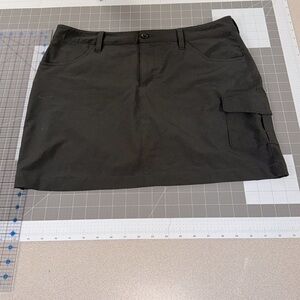 EUC Eddie Bauer Cargo Pocket Skirt in Black